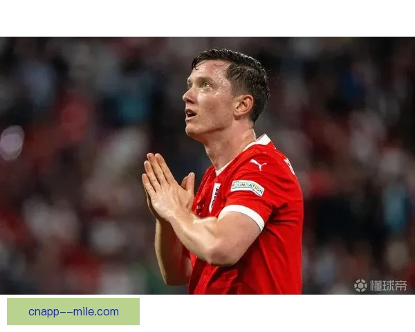 格雷戈里奇在国家队任意球破门展示高超脚法引爆全场热情