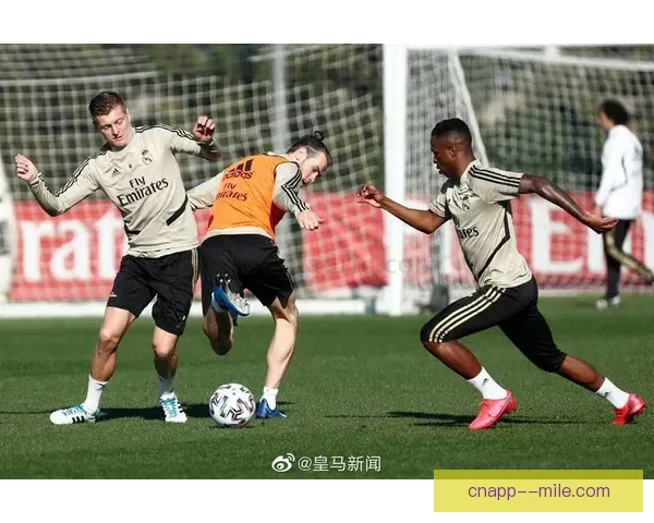 皇马北美拉练训练集锦视频发布 获百万粉丝点赞热议
